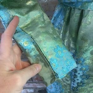 VINTAGE Woman’s 50’s 60’s Exquisite Metallic Scoop Neck Long Sleeve Evening Gown